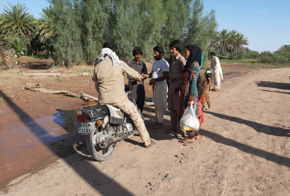 کمک مومنانه